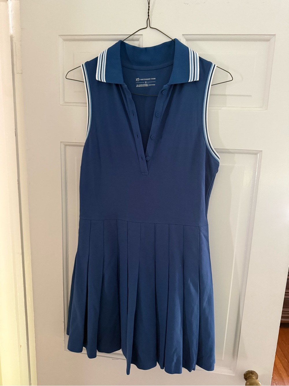 Women’s athletic dress